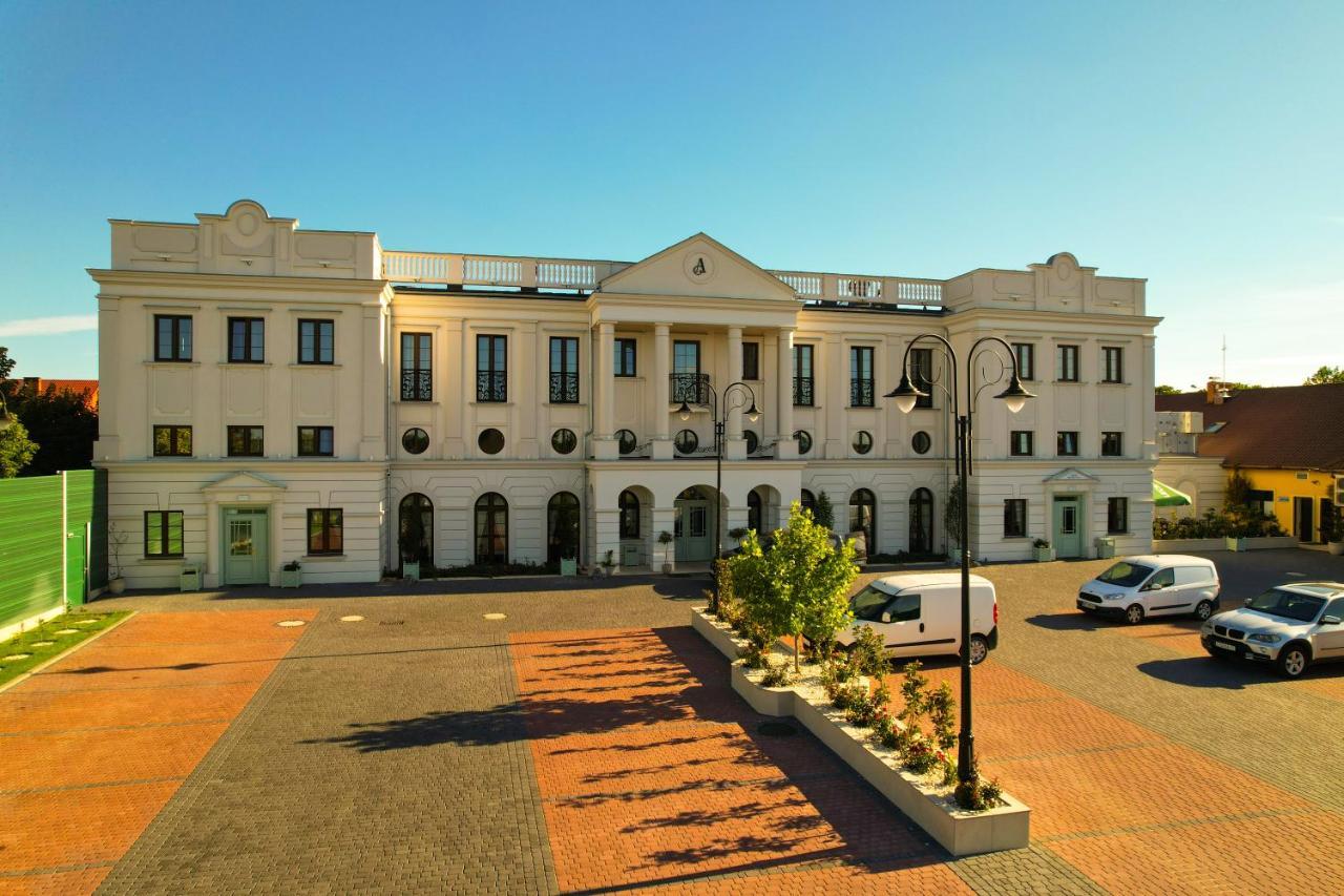 Arkadia Aparthotel Radziejów Eksteriør bilde